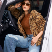 Chaqueta en tela peluche animal print M716
